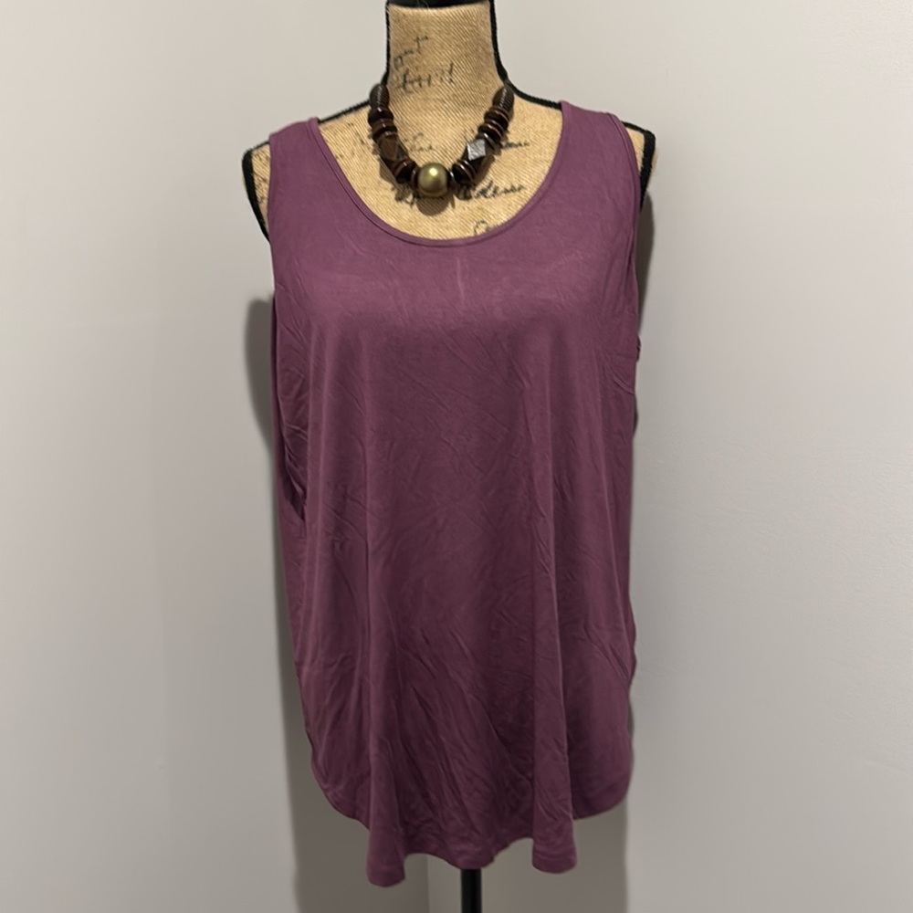 NWT Zenana Plus Modal Sleeveless Round Neck & Hem Top